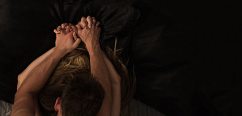 Cinsel Yakınlıkta Masajın Rolü: Zevki Artırmanın Bilimsel Yolları