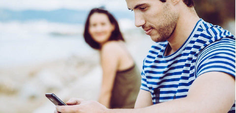 Uzak Mesafe İlişkileri: Heyecanı Dorukta Tutun ve Partnerinize Zevk Verin